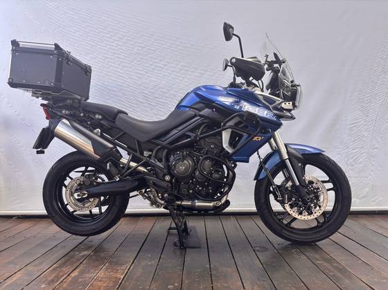 TRIUMPH TIGER 800 XR TRIUMPH TIGER 800 XR